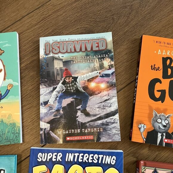 Elementary/ Middle School Kid Book Bundle, Dog Man, I Survived, Bad Guys - Picture 10 of 13